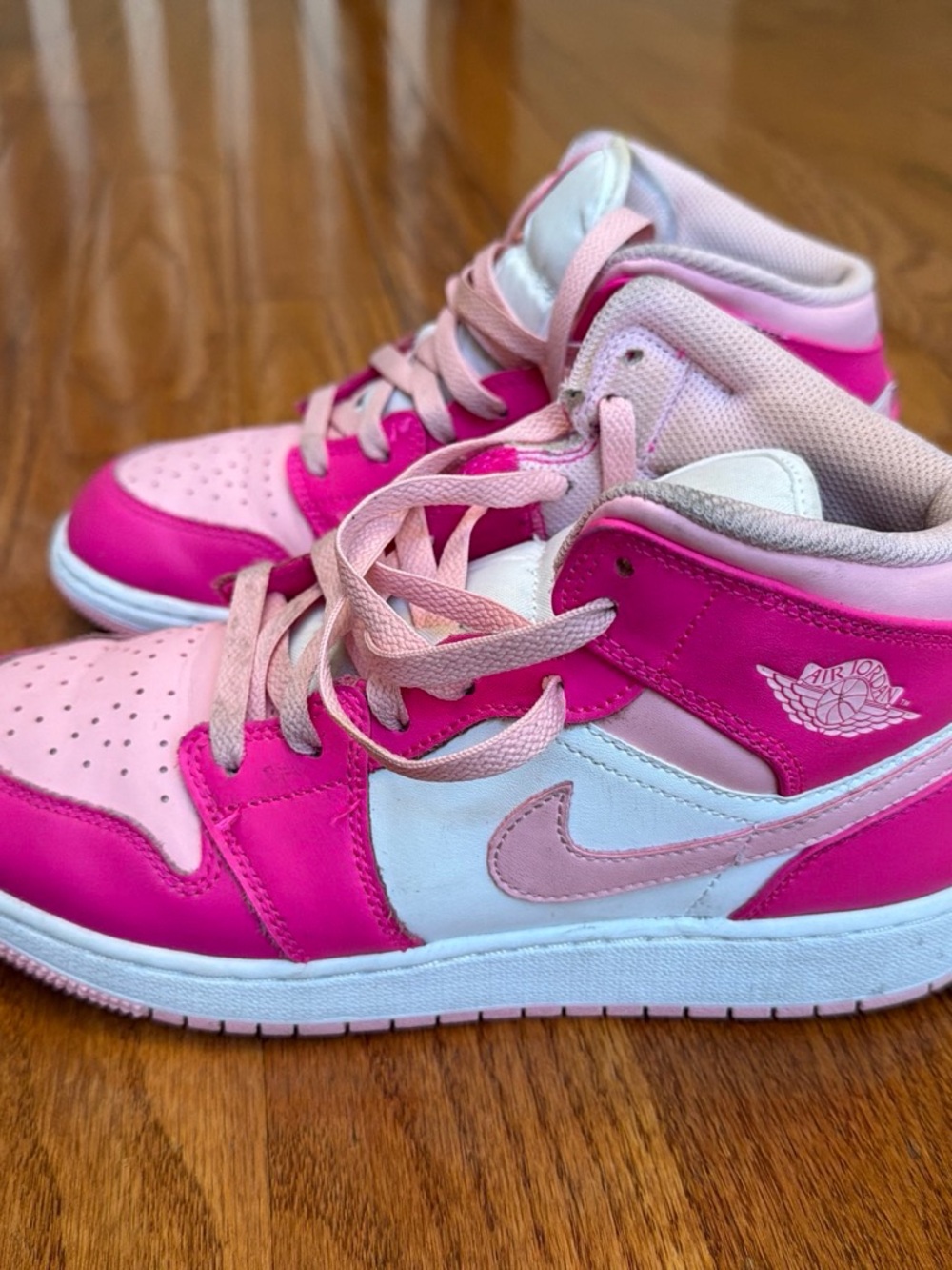 Air Jordan 1 Mid Sneakers